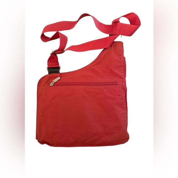 Baggallini uptown sling style crossbody bag - Picture 4 of 5